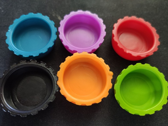 6 pack of Silicone feeding cups. Amphibipod